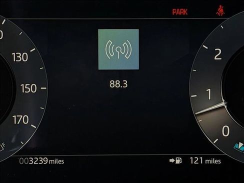 Certified 2026 Land Rover Range Rover Velar Dynamic SE AWD/4WD image 11