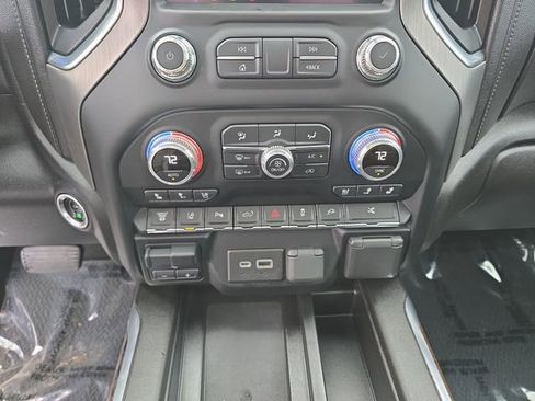 Certified 2022 GMC Sierra 3500 Denali image 17