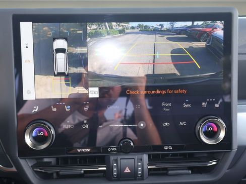 Used 2024 Lexus GX 550 w/ Accessory Package (31) image 25