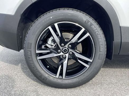 New 2026 Volvo XC40 B4 Core w/ Climate Package image 31