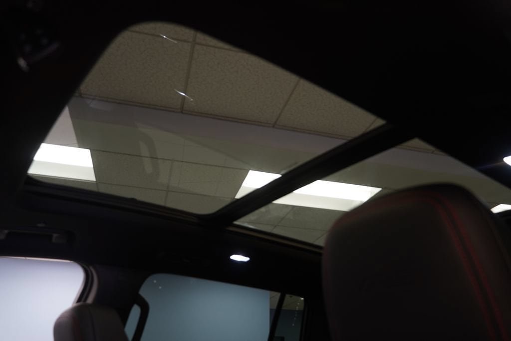 New 2026 Chevrolet Traverse RS w/ LPO, Floor Liner Package AWD/4WD image 4