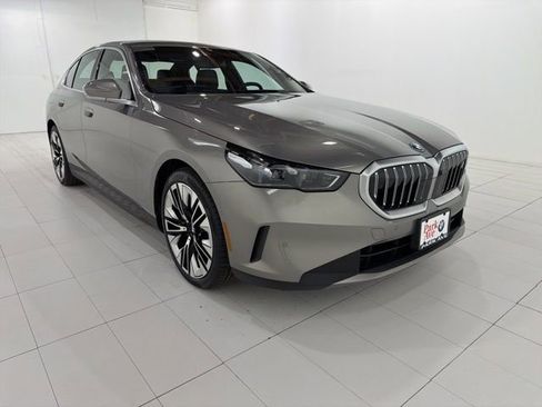 Used 2026 BMW i5 eDrive40 AWD/4WD image 7