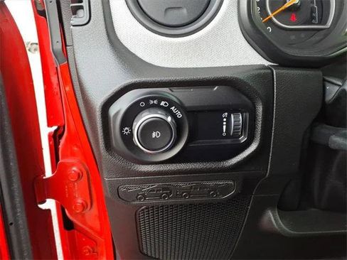 Certified 2024 Jeep Wrangler Willys image 19