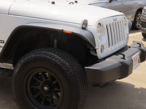 Used 2014 Jeep Wrangler Sport w/ Connectivity Group AWD/4WD image 4