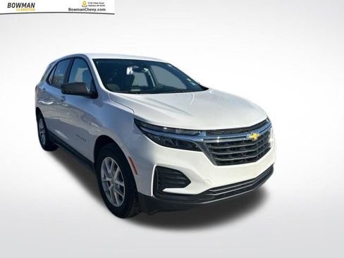 Used 2024 Chevrolet Equinox LS w/ LS Convenience Package image 8