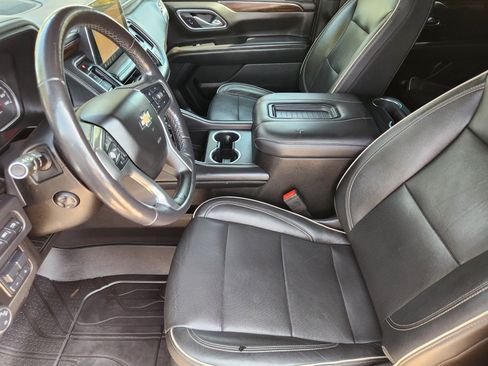 Used 2021 Chevrolet Tahoe Premier w/ Premium Package RWD image 11