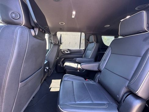 Used 2024 GMC Yukon XL SLT w/ SLT Luxury Package AWD/4WD image 33