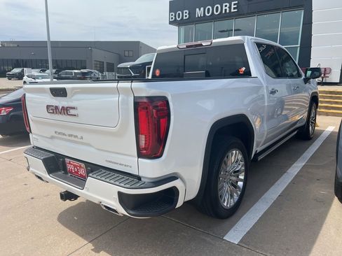 Used 2019 GMC Sierra 1500 Denali w/ Denali Ultimate Package AWD/4WD image 9
