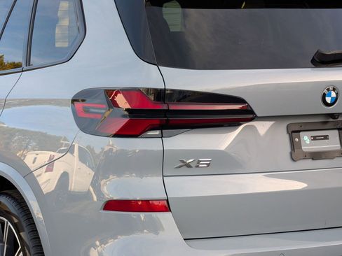 Used 2025 BMW X5 xDrive40i image 13