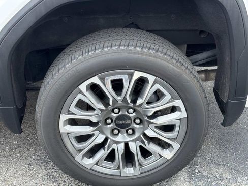 Used 2023 GMC Sierra 1500 Denali Ultimate AWD/4WD image 10
