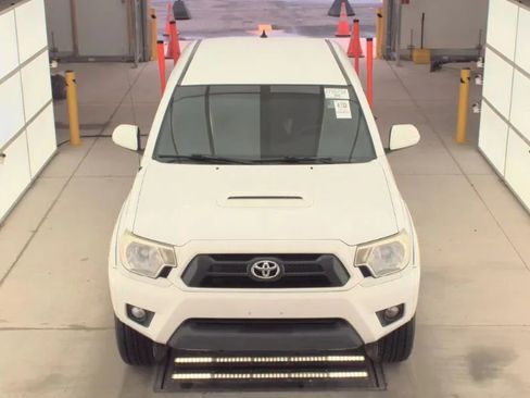 Used 2015 Toyota Tacoma PreRunner w/ TRD Sport Package image 2