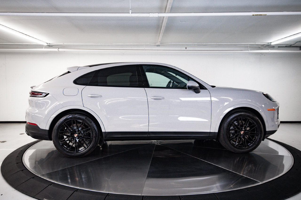 Certified 2026 Porsche Cayenne Coupe AWD/4WD image 8