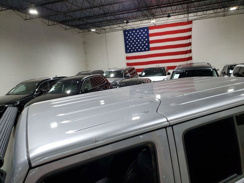 Used 2016 Jeep Wrangler Unlimited Rubicon w/ Connectivity Group AWD/4WD image 46