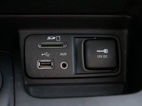 Used 2018 Jeep Cherokee Overland w/ Heavy Duty Protection Group AWD/4WD image 25