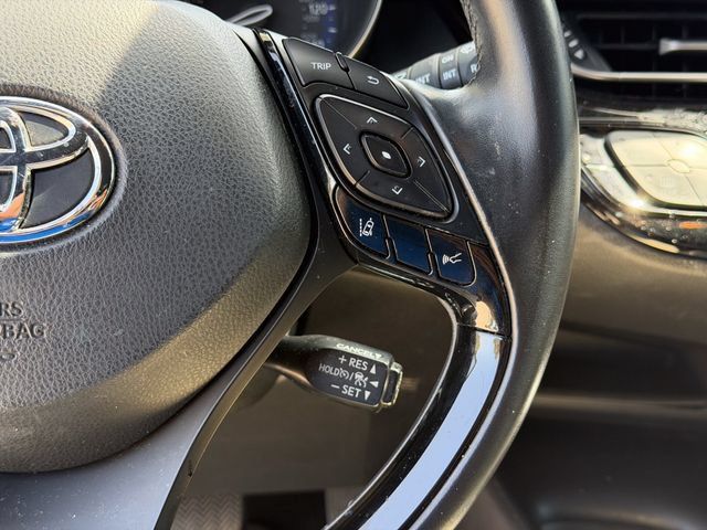 Used 2018 Toyota C-HR XLE FWD image 11