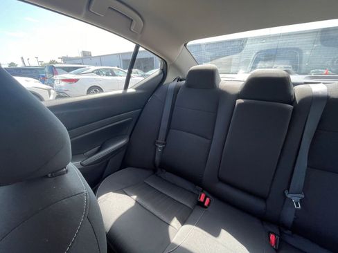 Used 2025 Nissan Altima 2.5 SV image 39