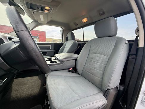 Used 2017 RAM 1500 Classic SLT AWD/4WD image 17