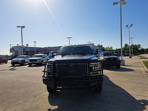 Used 2020 Ford F350 Platinum AWD/4WD image 3