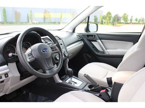 Used 2014 Subaru Forester 2.5i AWD/4WD image 9