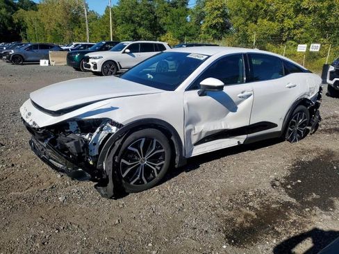 Used 2023 Toyota Crown XLE image 2