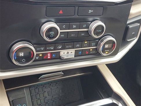 Used 2022 Ford Expedition Limited image 29