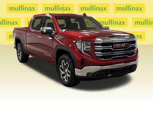 Used 2024 GMC Sierra 1500 SLT w/ SLT Convenience Package image 2