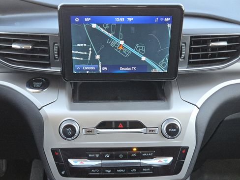 Used 2022 Ford Explorer XLT w/ Equipment Group 202A image 17