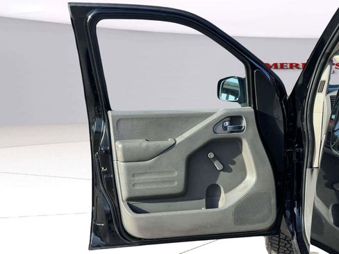 Used 2015 Nissan Frontier S RWD image 18