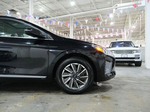 Used 2020 Hyundai Ioniq Limited image 14