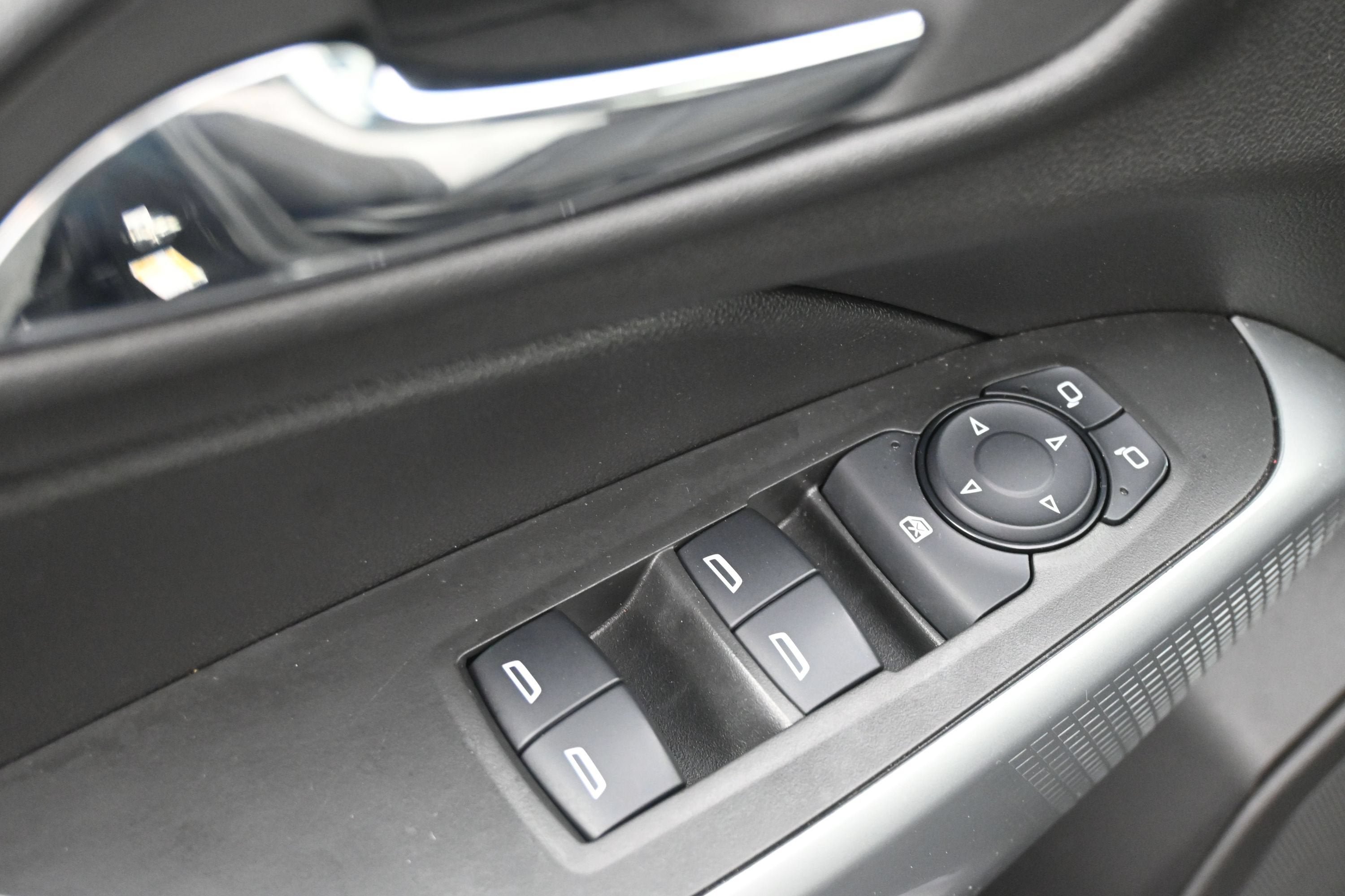 Certified 2025 Chevrolet Trax LS w/ LS Convenience Package FWD image 21