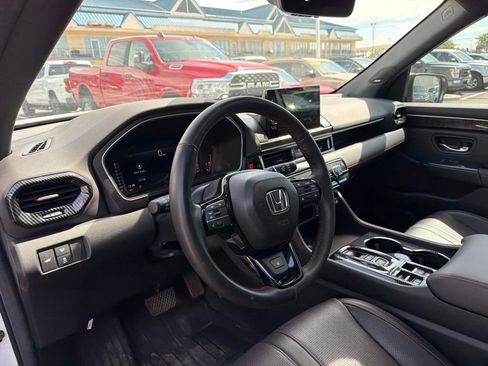 Used 2024 Honda Pilot Elite image 16