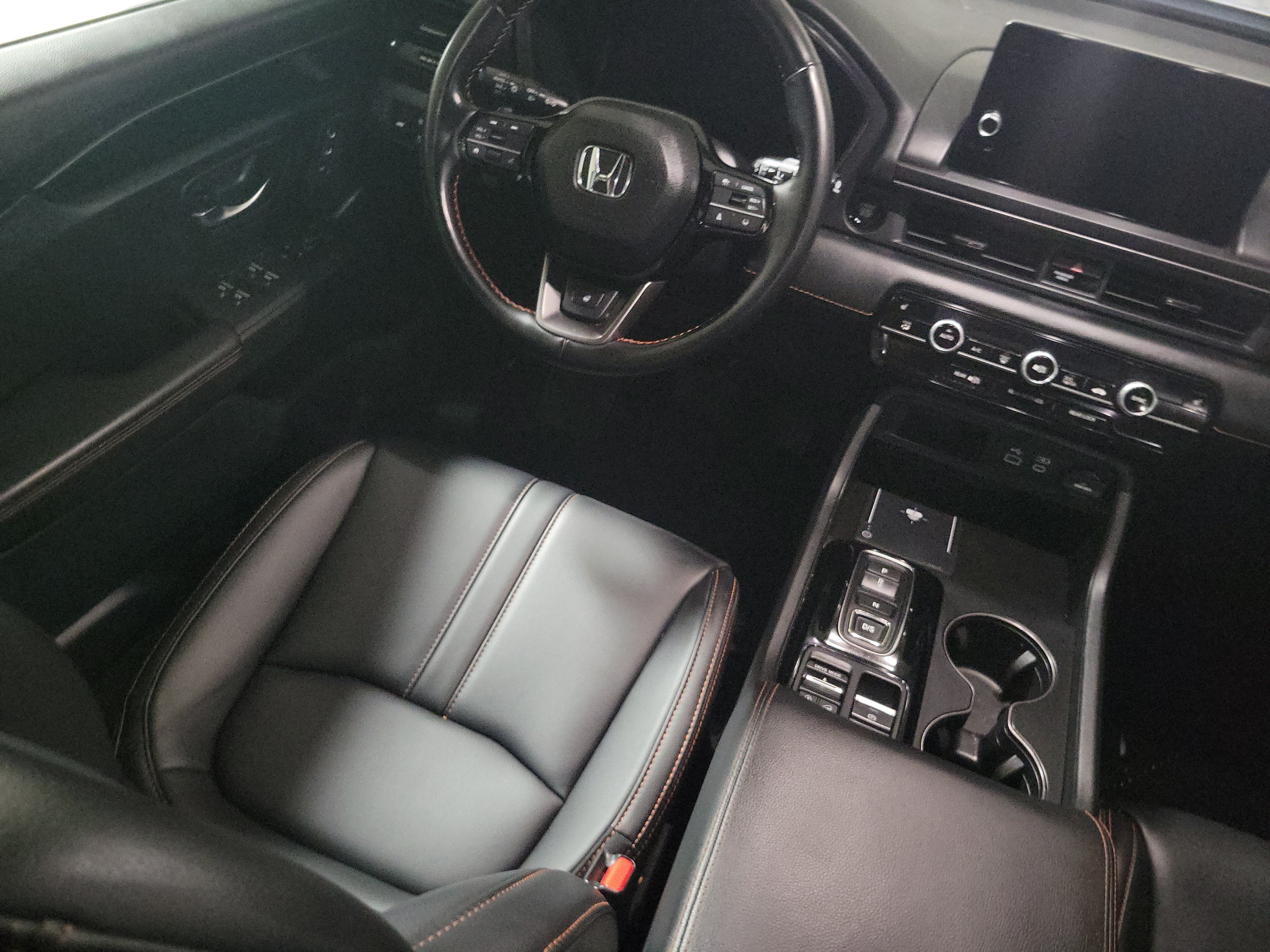 Used 2025 Honda Pilot TrailSport image 22