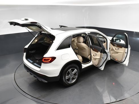 Used 2021 Mercedes-Benz GLC 300 GLC 300 w/ Premium Package image 28