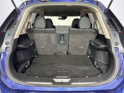 Used 2019 Nissan Rogue S FWD image 23