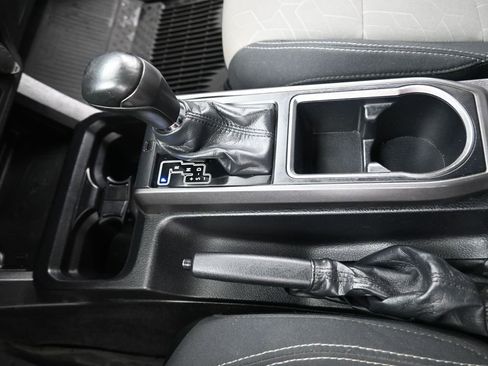 Used 2022 Toyota Tacoma TRD Off-Road image 8