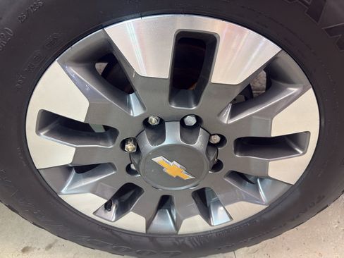 Used 2017 Chevrolet Silverado 2500 High Country AWD/4WD image 36