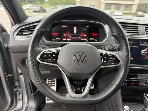 Used 2023 Volkswagen Tiguan SE R-Line AWD/4WD image 20