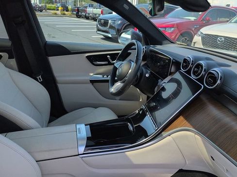 Used 2023 Mercedes-Benz GLC 300 4MATIC image 10