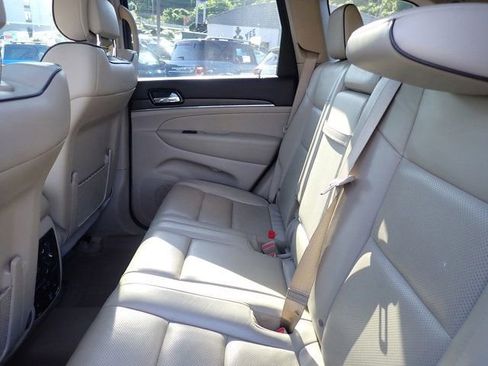 Used 2021 Jeep Grand Cherokee Overland AWD/4WD image 17