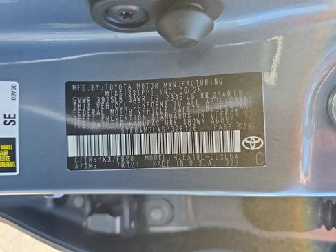 Used 2025 Toyota Corolla LE FWD image 32