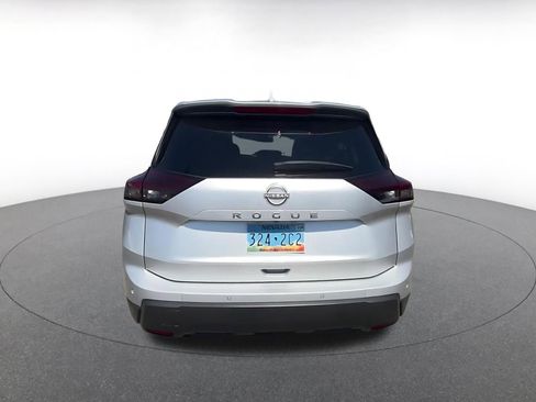 Used 2025 Nissan Rogue SV FWD image 12
