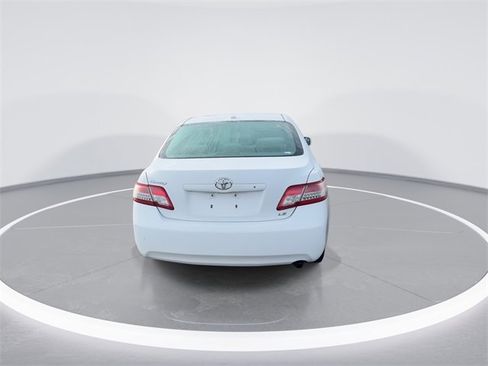 Used 2011 Toyota Camry SE image 6