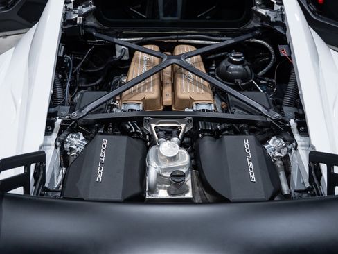 Used 2022 Lamborghini Huracan STO RWD image 41