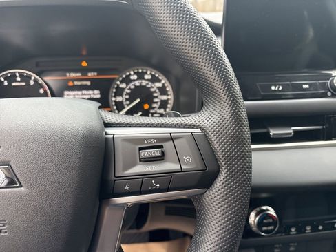 New 2026 Mitsubishi Outlander ES image 17