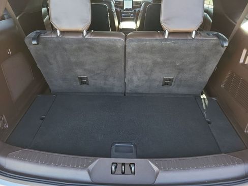Used 2022 Ford Explorer King Ranch w/ Premium Technology Package image 27