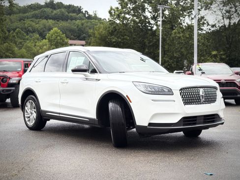 Used 2022 Lincoln Corsair FWD image 2