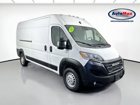 Used 2025 RAM ProMaster 2500 w/ Convenience Group image 1