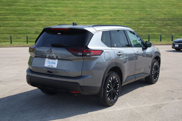 Used 2026 Nissan Rogue Dark Armor FWD image 4