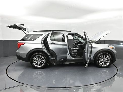 Used 2023 Ford Explorer XLT w/ Equipment Group 202A RWD image 55
