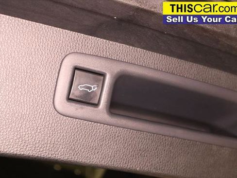Used 2021 Toyota Highlander XLE FWD image 34